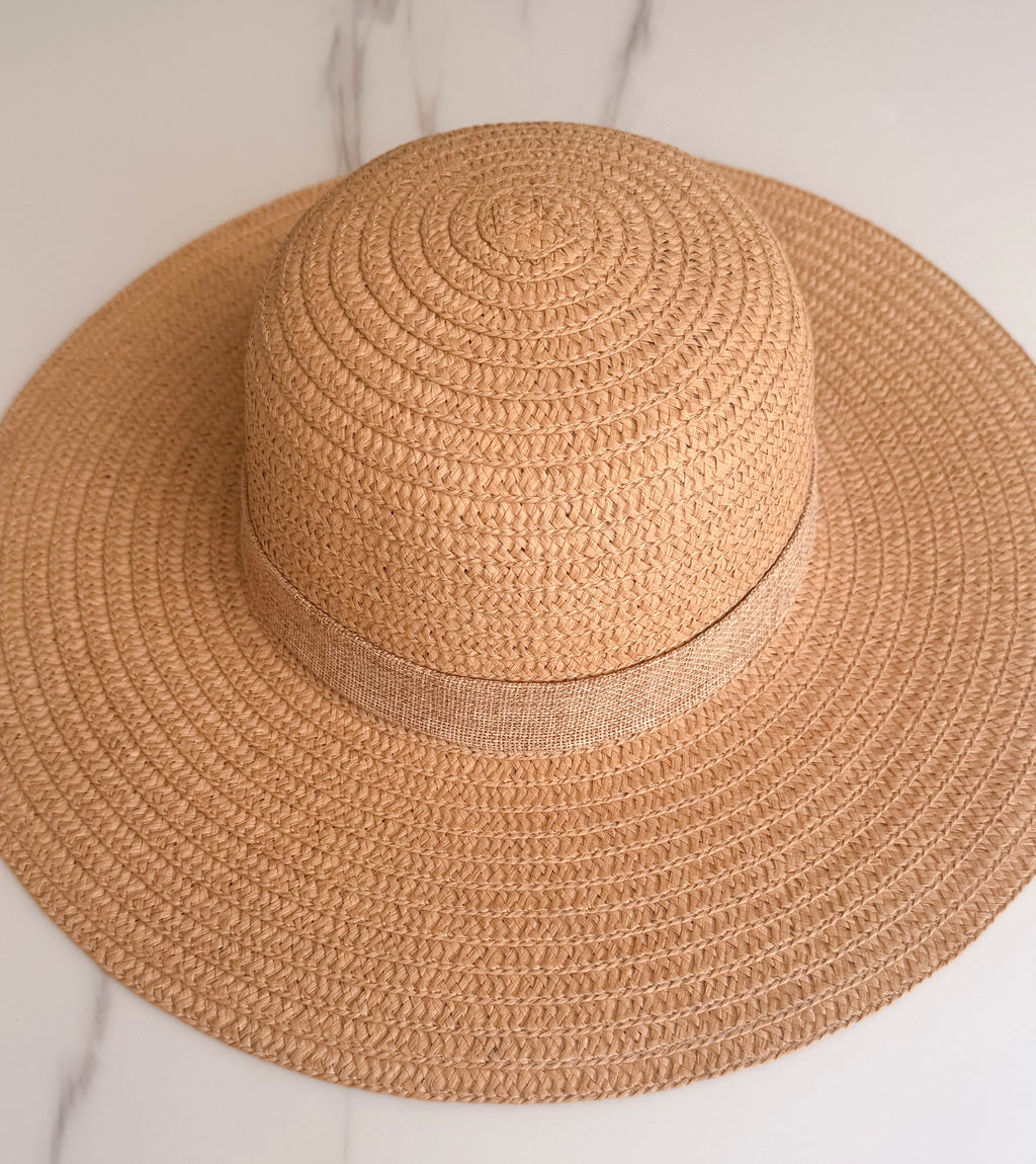 Straw Hat With Bejeweled Starfish Size S/M