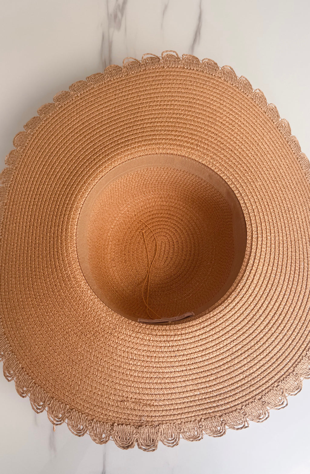 Scalloped Straw Hat With Bejeweled Starfish Size S/M