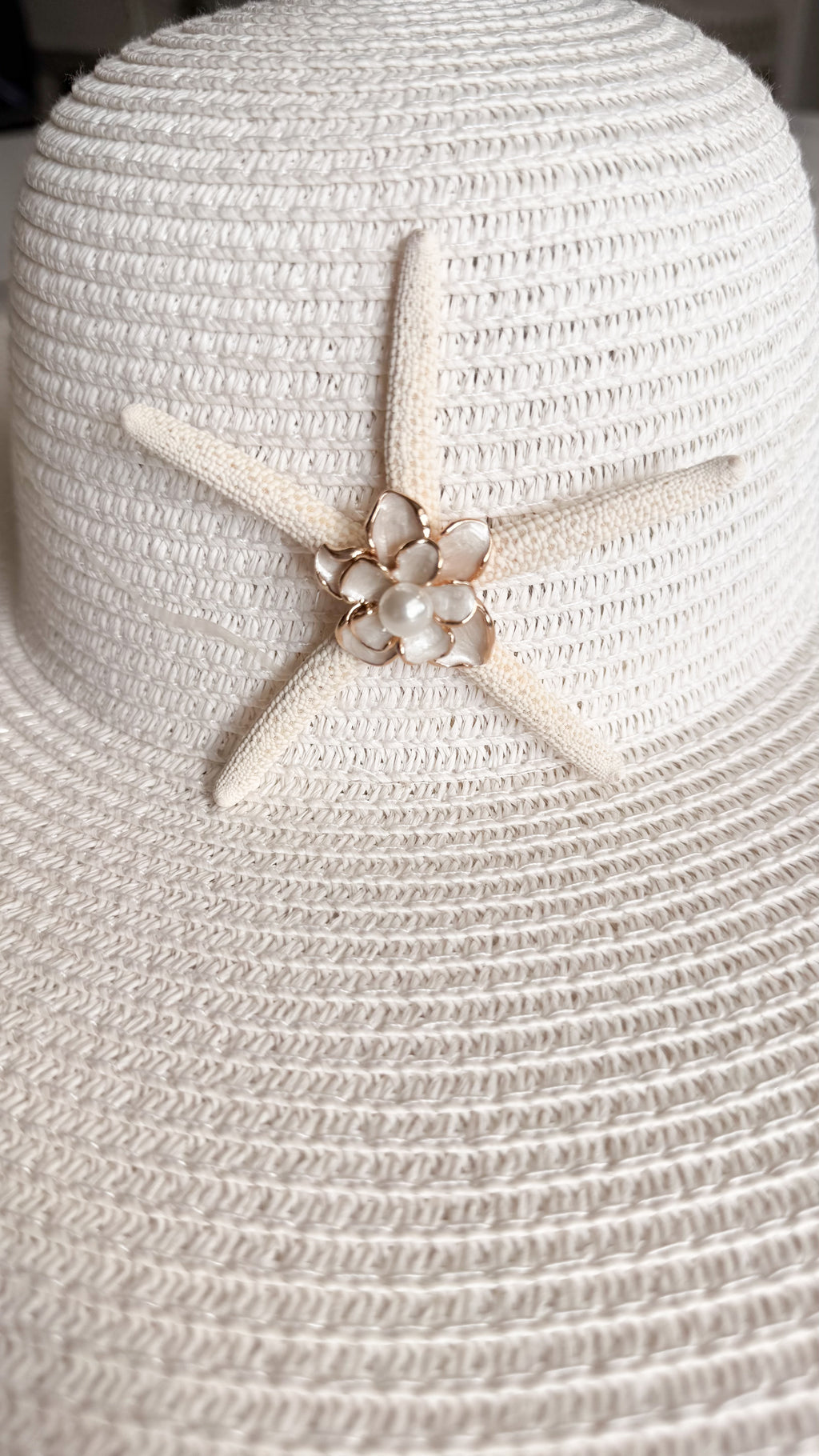 Ivory Woven Hat With Bejeweled Starfish Size S/M